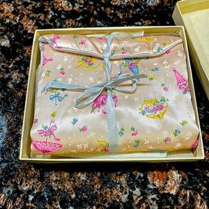 Vintage jewelry wrap